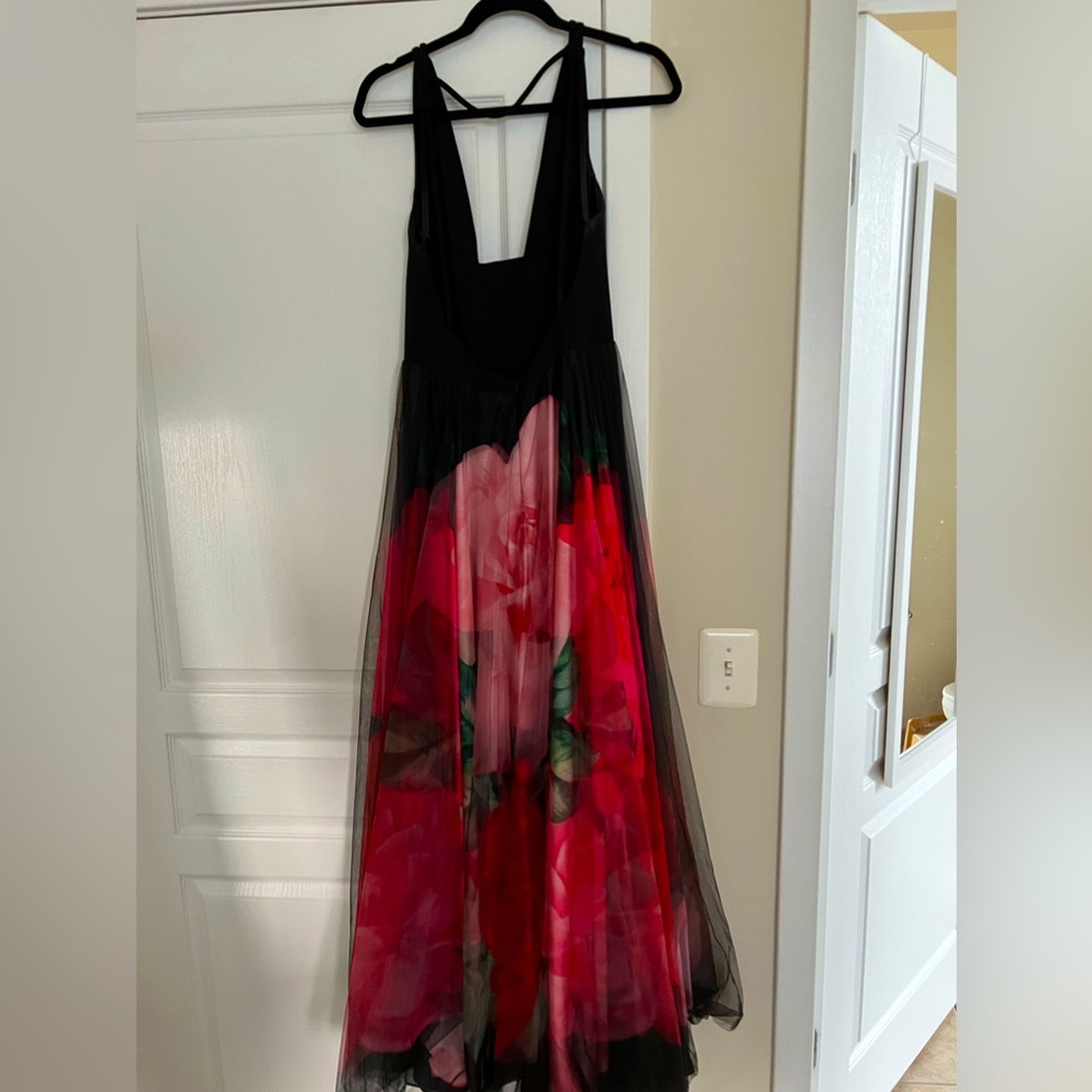 Black tie floral gown Large